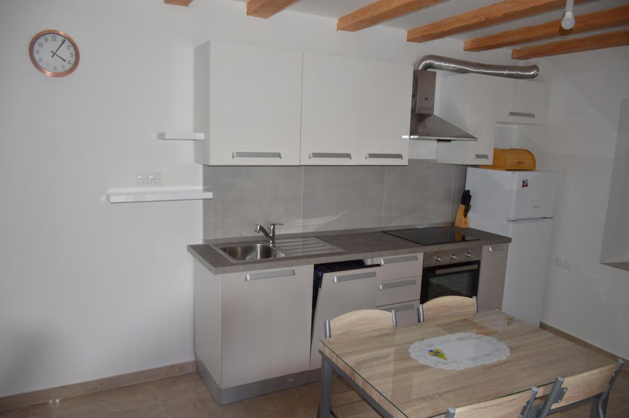 Studio Apartman Kata Prvic Sepurine Exteriör bild