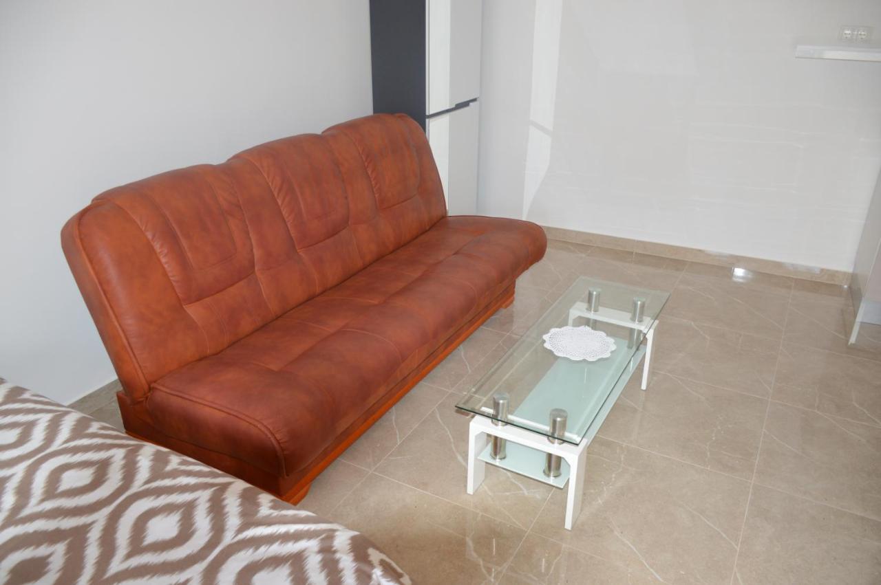 Studio Apartman Kata Prvic Sepurine Exteriör bild