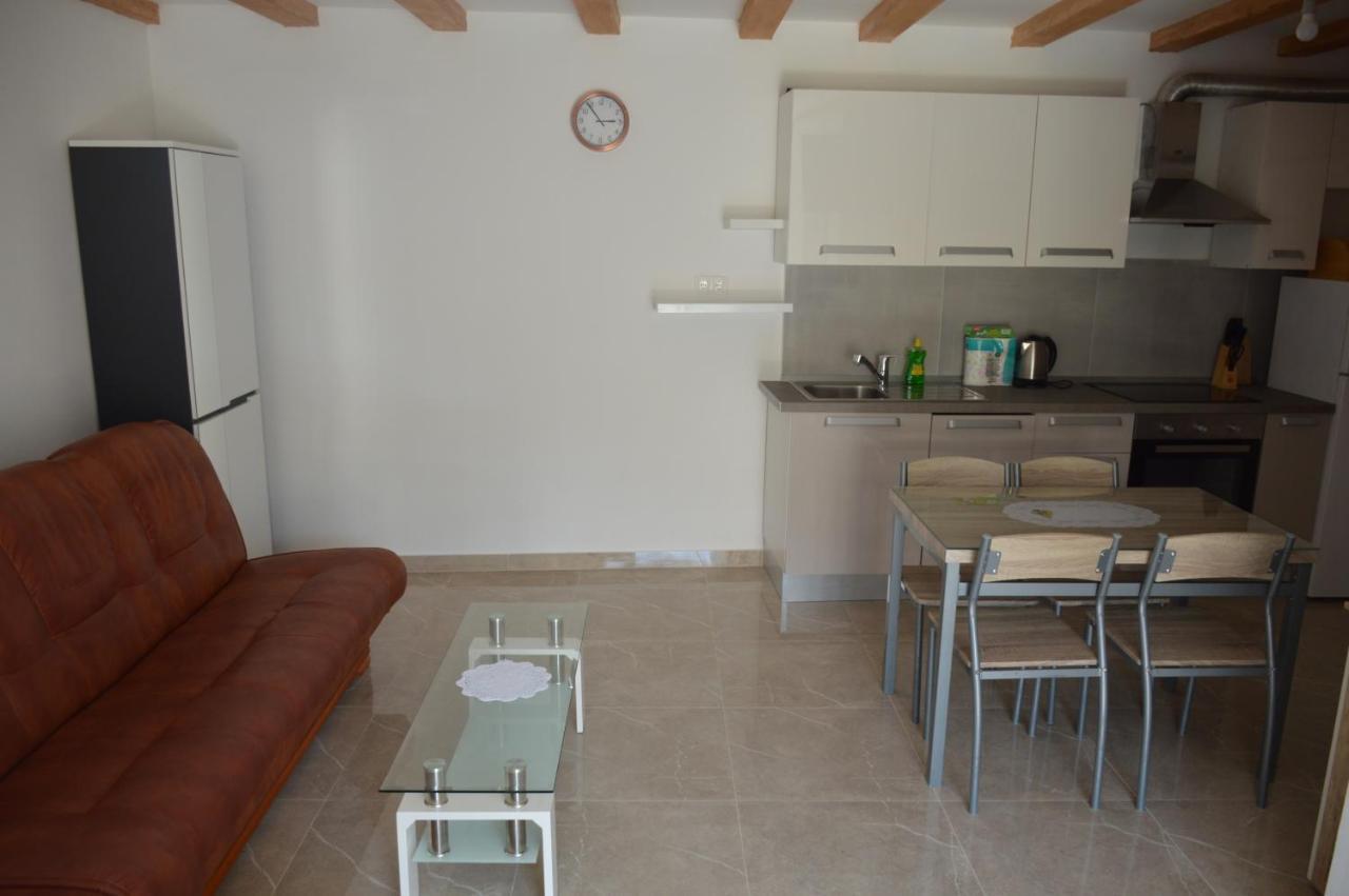 Studio Apartman Kata Prvic Sepurine Exteriör bild